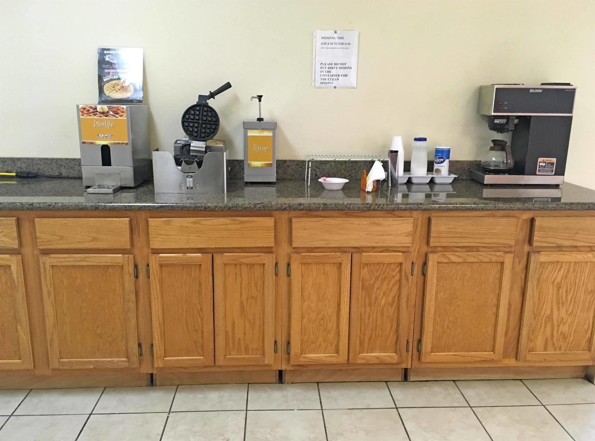 Americas Best Value Inn And Suites Greenwood Esterno foto