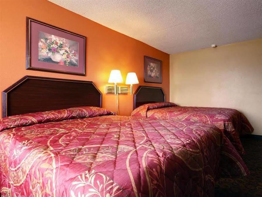 Americas Best Value Inn And Suites Greenwood Esterno foto